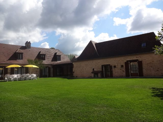 photo 14 Owner direct vacation rental Les Eyzies de Tayac maison Aquitaine Dordogne View of the property from outside