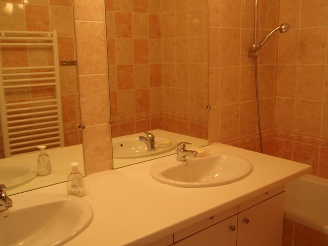 photo 8 Owner direct vacation rental Les Menuires appartement Rhone-Alps Savoie bathroom 1