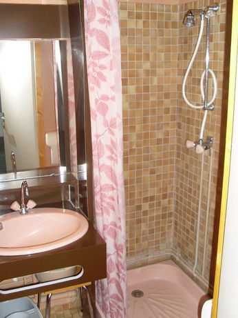 photo 6 Owner direct vacation rental Piau Engaly studio Midi-Pyrnes Hautes-Pyrnes Half bath