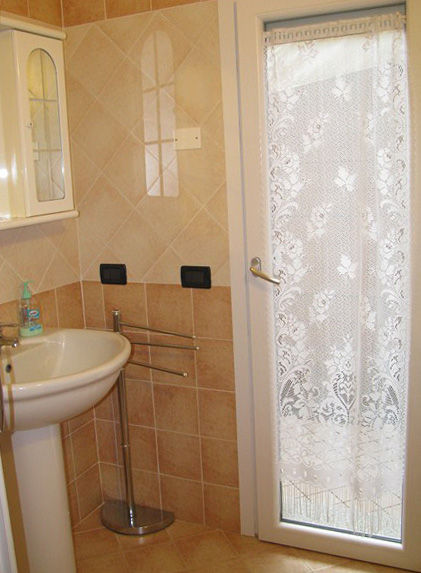 photo 7 Owner direct vacation rental Toscolano-Maderno maison Lombardy Brescia Province bathroom