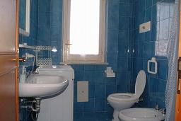 photo 6 Owner direct vacation rental Alba Adriatica villa Abruzzo Teramo Province bathroom