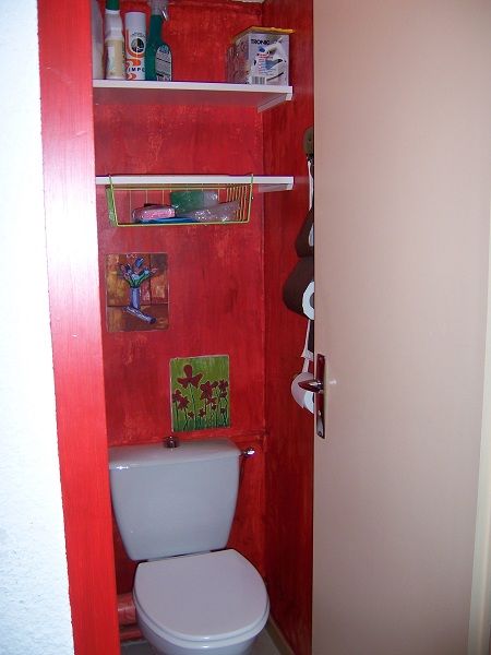 photo 6 Owner direct vacation rental Les Carroz d'Araches studio Rhone-Alps Haute-Savoie Bathroom w/toilet only