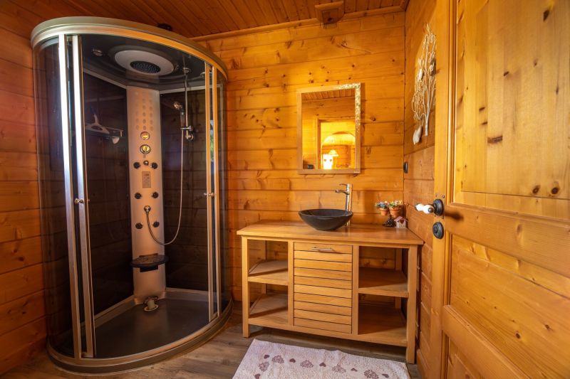 photo 8 Owner direct vacation rental Grardmer chalet Lorraine Vosges bathroom