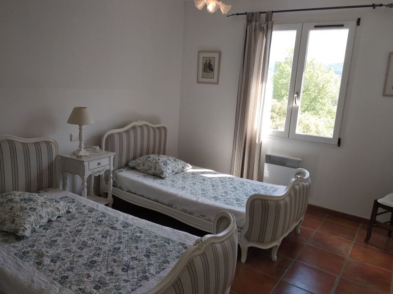 photo 22 Owner direct vacation rental Apt villa Provence-Alpes-Cte d'Azur Vaucluse bedroom 3
