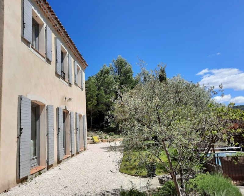 photo 7 Owner direct vacation rental Apt villa Provence-Alpes-Cte d'Azur Vaucluse View of the property from outside