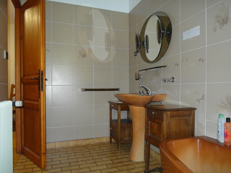 photo 14 Owner direct vacation rental Thollon Les Mmises maison Rhone-Alps Haute-Savoie bathroom