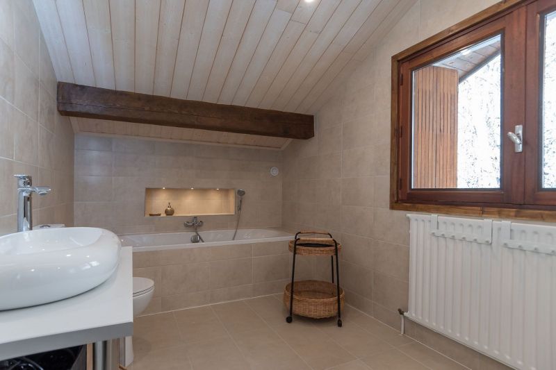 photo 16 Owner direct vacation rental Brides Les Bains maison Rhone-Alps Savoie bathroom