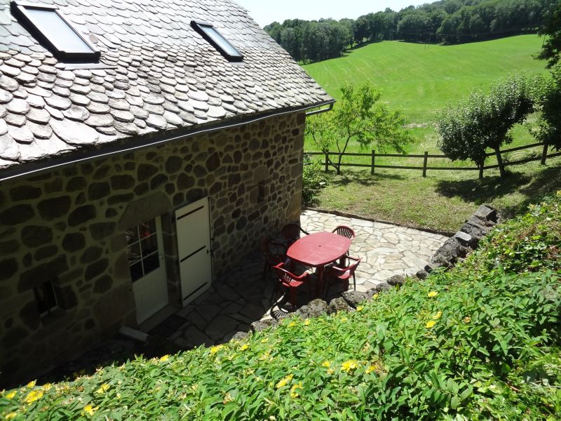photo 5 Owner direct vacation rental Vic-sur-Cre gite Auvergne Cantal View of the property from outside