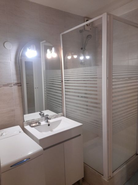 photo 4 Owner direct vacation rental Cap d'Agde appartement Languedoc-Roussillon Hrault bathroom