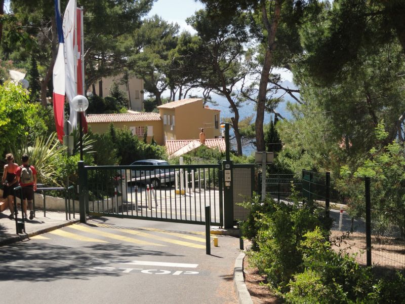 photo 13 Owner direct vacation rental Bandol appartement Provence-Alpes-Cte d'Azur Var Hall