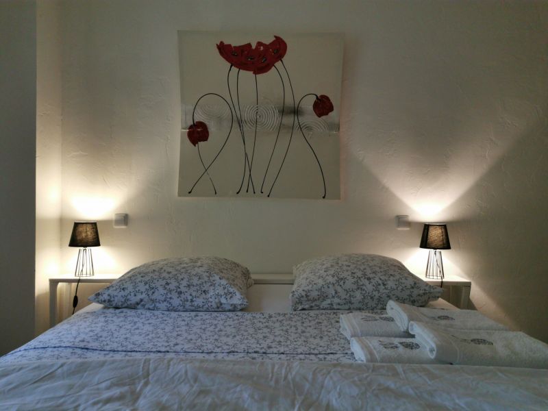 photo 9 Owner direct vacation rental Avignon maison Provence-Alpes-Cte d'Azur Vaucluse bedroom 1