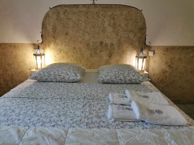 photo 10 Owner direct vacation rental Avignon maison Provence-Alpes-Cte d'Azur Vaucluse bedroom 2