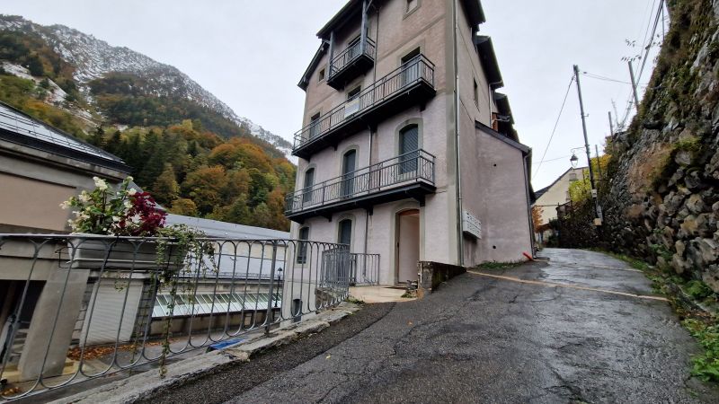 photo 10 Owner direct vacation rental Barges appartement Midi-Pyrnes Hautes-Pyrnes View of the property from outside