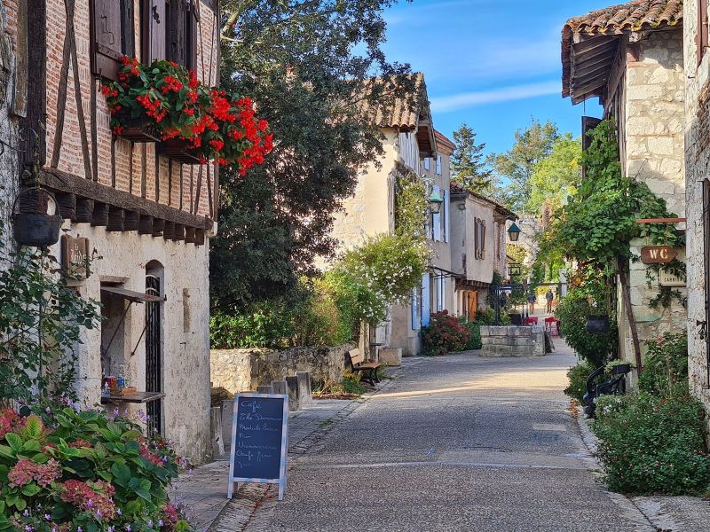 photo 24 Owner direct vacation rental Penne d'Agenais gite Aquitaine Lot-et-Garonne View of the property from outside