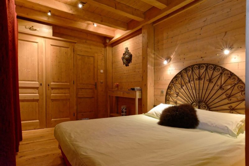 photo 9 Owner direct vacation rental Samons chalet Rhone-Alps Haute-Savoie bedroom 1