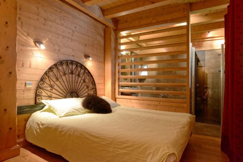 photo 10 Owner direct vacation rental Samons chalet Rhone-Alps Haute-Savoie bedroom 1