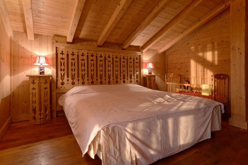 photo 20 Owner direct vacation rental Samons chalet Rhone-Alps Haute-Savoie bedroom 4