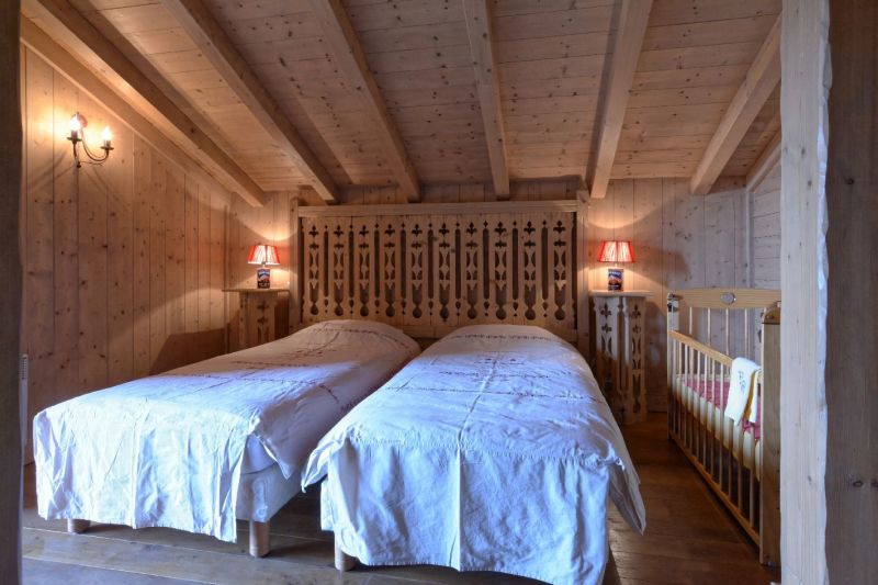 photo 21 Owner direct vacation rental Samons chalet Rhone-Alps Haute-Savoie bedroom 4