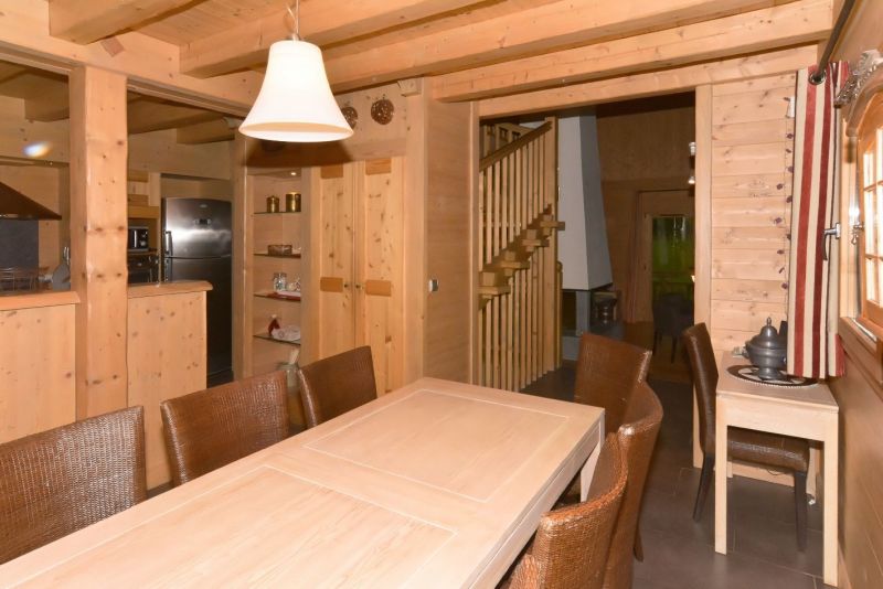 photo 8 Owner direct vacation rental Samons chalet Rhone-Alps Haute-Savoie Dining room