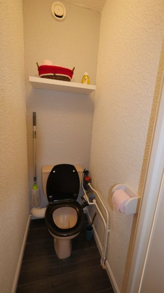 photo 12 Owner direct vacation rental Les 2 Alpes studio Rhone-Alps Isre Bathroom w/toilet only
