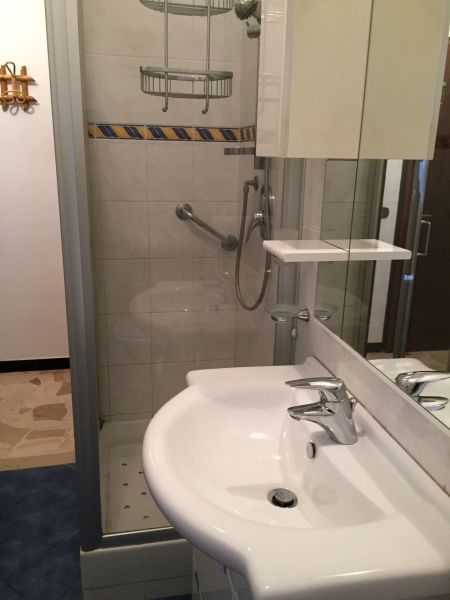 photo 19 Owner direct vacation rental Chiavari appartement Liguria Genoa bathroom