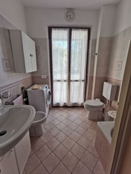 photo 10 Owner direct vacation rental Marotta appartement Marche Pesaro Urbino Province bathroom