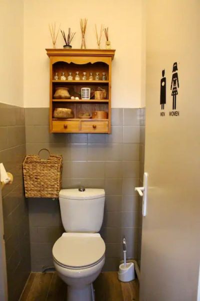 photo 23 Owner direct vacation rental Cargse appartement Corsica Corse du Sud Bathroom w/toilet only 2