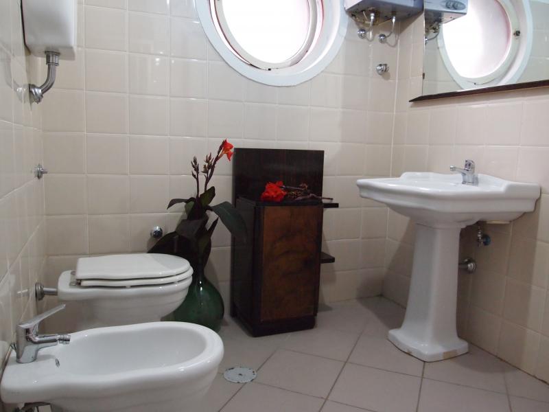 photo 3 Owner direct vacation rental Palinuro appartement Campania Salerne Province bathroom 1