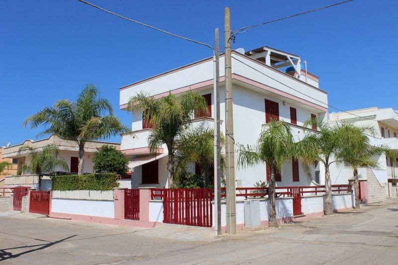 photo 20 Owner direct vacation rental Pescoluse appartement Puglia Lecce Province View of the property from outside