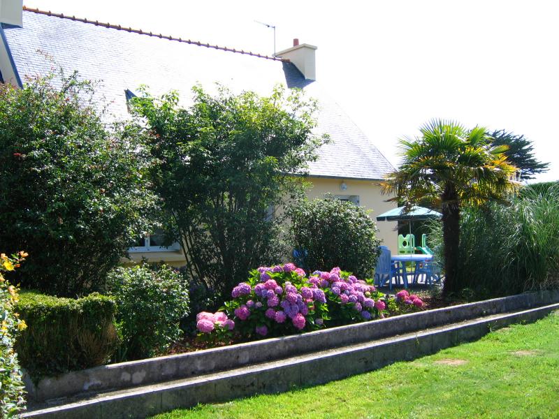 photo 16 Owner direct vacation rental Crozon maison Brittany Finistre View of the property from outside