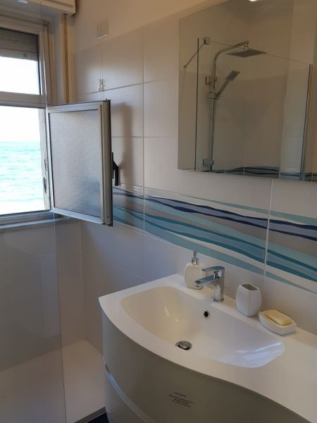 photo 11 Owner direct vacation rental Taormina appartement Sicily Messina Province bathroom