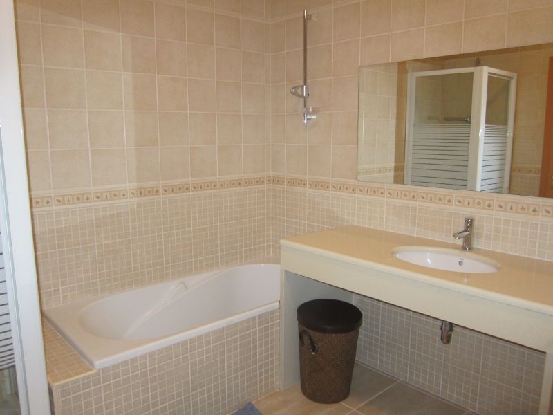 photo 10 Owner direct vacation rental Portimo villa Algarve  bathroom 2