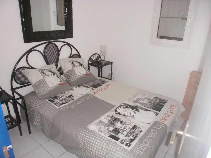 photo 3 Owner direct vacation rental Saint Pierre la Mer appartement Languedoc-Roussillon Aude bedroom 1