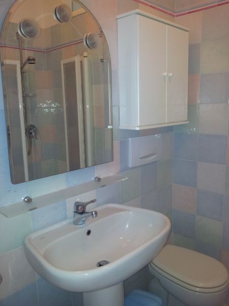 photo 9 Owner direct vacation rental Ospedaletti appartement Liguria Imperia Province bathroom