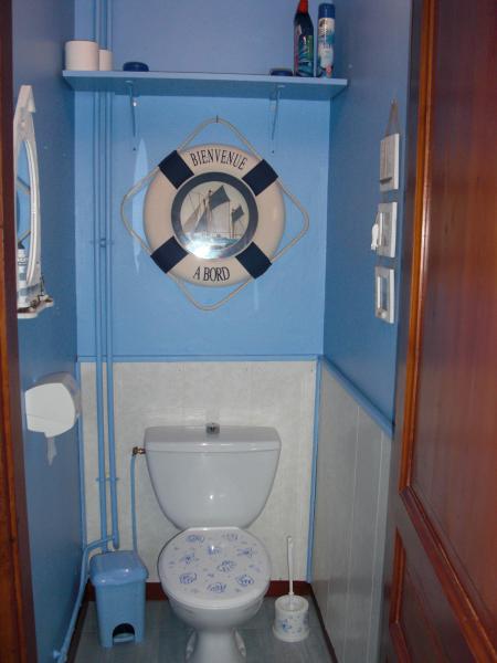 photo 6 Owner direct vacation rental Wissant gite Nord-Pas de Calais Pas de Calais Bathroom w/toilet only