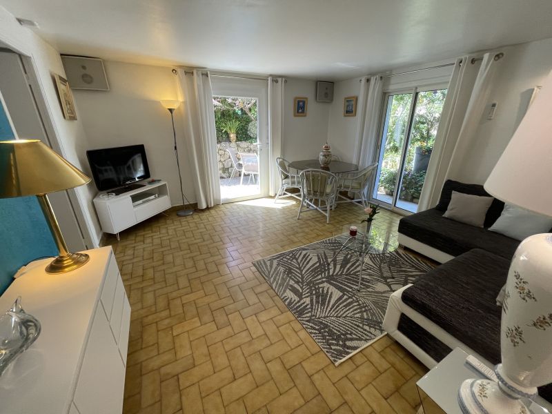 photo 3 Owner direct vacation rental Antibes appartement Provence-Alpes-Cte d'Azur Alpes-Maritimes Dining room