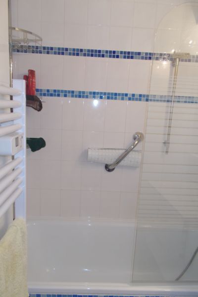 photo 8 Owner direct vacation rental Font Romeu appartement Languedoc-Roussillon Pyrnes-Orientales bathroom