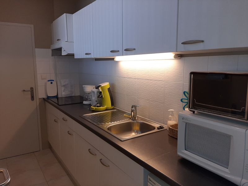 photo 3 Owner direct vacation rental Knokke-le-Zoute studio West-Flanders  Separate kitchen