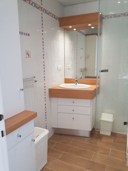 photo 11 Owner direct vacation rental Saint Malo studio Brittany Ille et Vilaine bathroom