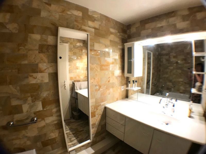 photo 12 Owner direct vacation rental Toulon appartement Provence-Alpes-Cte d'Azur Var bathroom