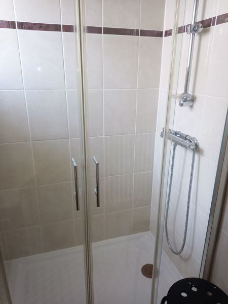 photo 10 Owner direct vacation rental Conflans Sainte Honorine gite Ile-de-France Yvelines bathroom