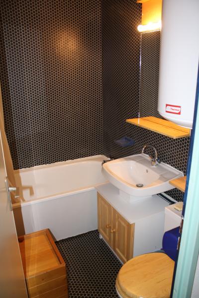 photo 7 Owner direct vacation rental Les Menuires appartement Rhone-Alps Savoie bathroom