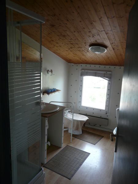 photo 15 Owner direct vacation rental Sainte Marie de R maison Poitou-Charentes Charente-Maritime bathroom 2