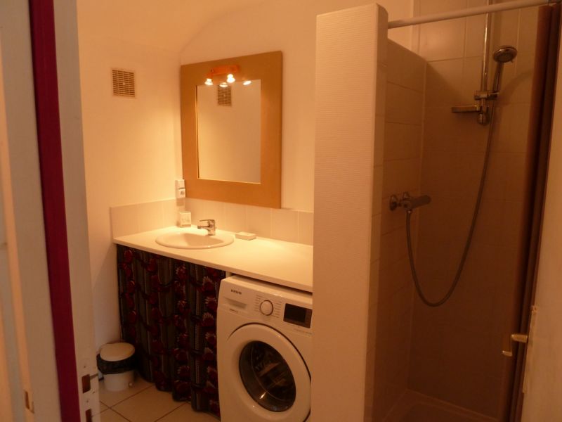 photo 3 Owner direct vacation rental Sauzon maison Brittany Morbihan Half bath