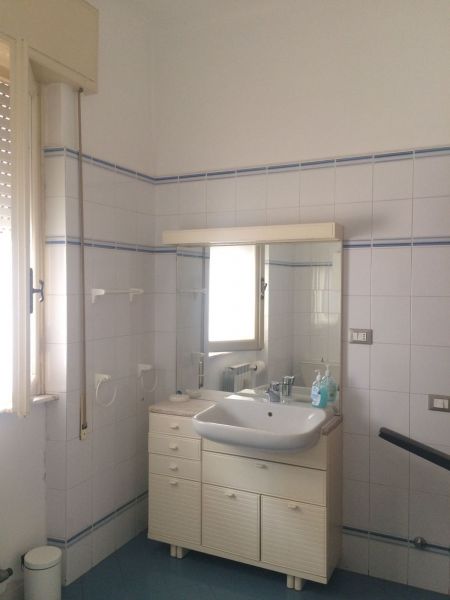 photo 11 Owner direct vacation rental Viareggio maison Tuscany Lucca Province bathroom 1