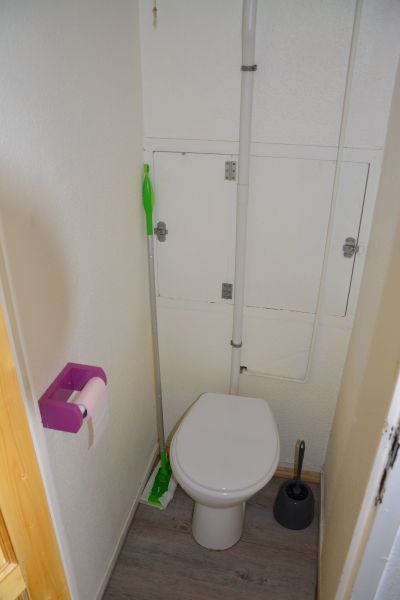 photo 8 Owner direct vacation rental Val Thorens appartement Rhone-Alps Savoie Bathroom w/toilet only