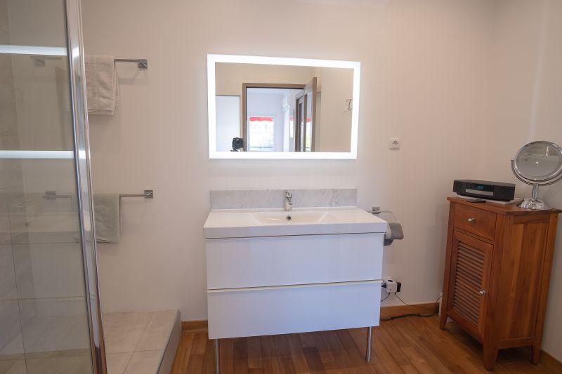 photo 10 Owner direct vacation rental Marseille appartement Provence-Alpes-Cte d'Azur Bouches du Rhne bathroom 1