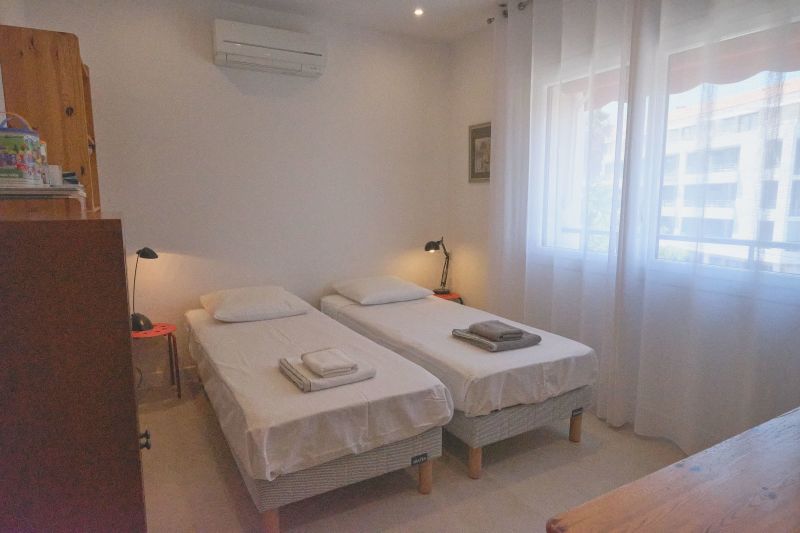 photo 13 Owner direct vacation rental Marseille appartement Provence-Alpes-Cte d'Azur Bouches du Rhne bedroom 2
