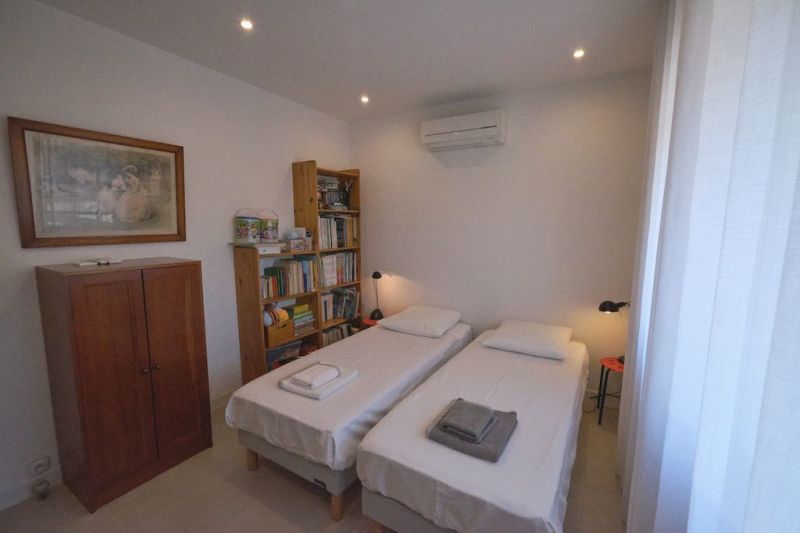 photo 12 Owner direct vacation rental Marseille appartement Provence-Alpes-Cte d'Azur Bouches du Rhne bedroom 2