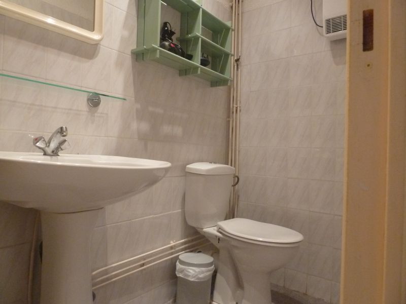 photo 9 Owner direct vacation rental Collioure appartement Languedoc-Roussillon Pyrnes-Orientales Half bath